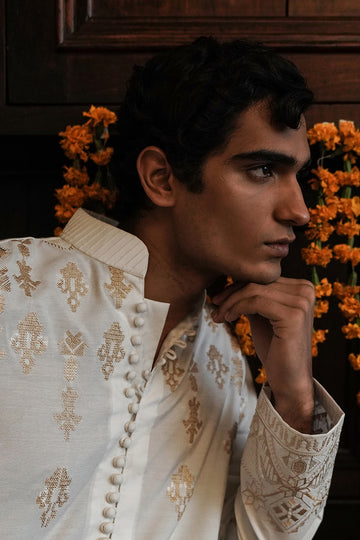 EMBROIDERED IVORY KURTA TROUSER